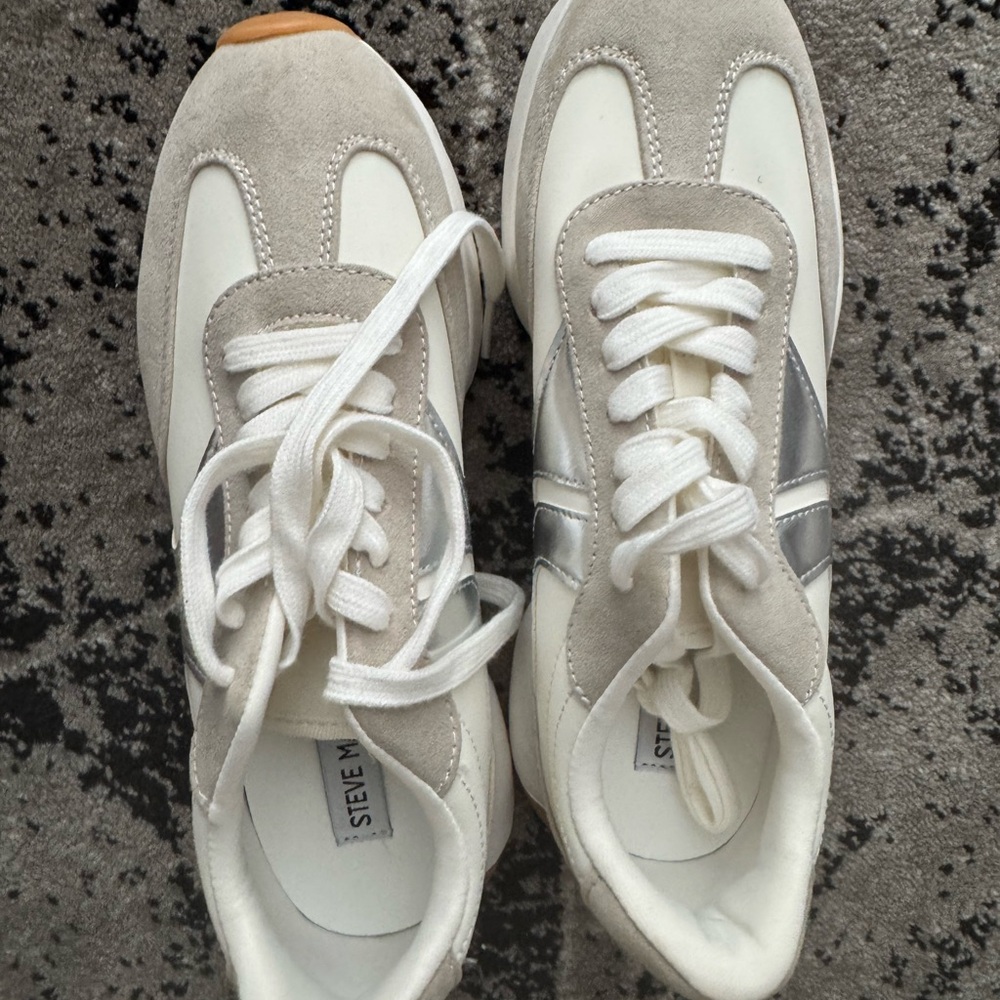 Steve Madden Cream and Silver Sneakers